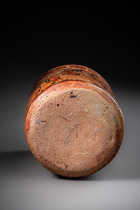 Vase cylindrique polychrome avec scène d'enema, période classique tardive, env. 700 - 900 apr. J.-C., Guatemala, Petén, Maya, Taille: H: 15,4 cm D: 10,5 cm (H: 6.1 inch D: 4.1 inch), ID: 3052983 - 5/6