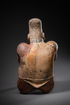 Figure masculine assise, env. 100 av. J.-C. - 250 apr. J.-C., Mexique, Jalisco Ameca, Taille: H: 43,5 cm (H: 17.1 inch), ID: 3053011 - 4/6