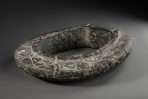 Closed yoke (“yugo”), Classic Period, ca. 450 - 900 AD, Mexico, Veracruz, Size: H: 48,5 cm B: 39,5 cm (H: 19.1 inch B: 15.6 inch), ID: 3053018 - 7/7