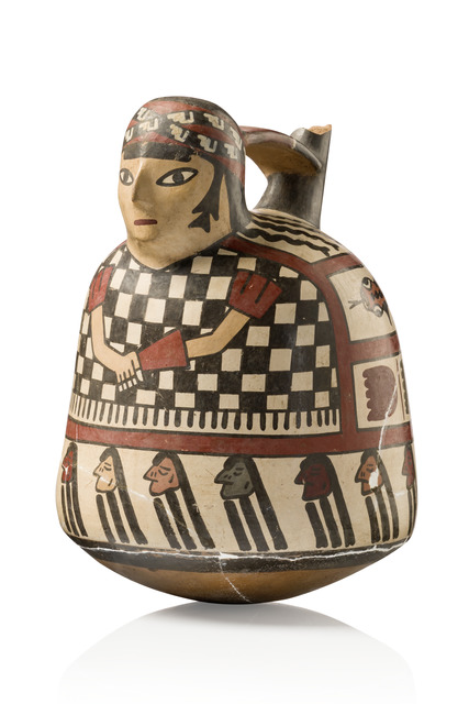Figural stirrup vessel, Early interim period,  ca. 200 - 600 AD, Peru, Nazca, Size: H: 18,5 cm (H: 7.3 inch), ID: 3053027