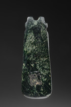 Pendentif anthropo-zoomorphe en forme de hache, 500 - 1000 apr. J.-C., Costa Rica, Guanacaste-Nicoya, Taille: H: 10,8 cm (H: 4.3 inch), ID: 3053048 - 3/4