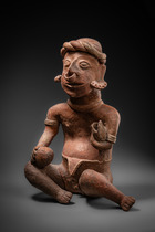 Figure masculine assise, période protoclassique, vers 100 av. J.-C. – 250 apr. J.-C., Mexique, Nayarit, Taille: H: 47 cm (H: 18.5 inch), ID: 3053091 - 2/6