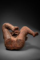 Figure masculine assise, période protoclassique, vers 100 av. J.-C. – 250 apr. J.-C., Mexique, Nayarit, Taille: H: 47 cm (H: 18.5 inch), ID: 3053091 - 5/6
