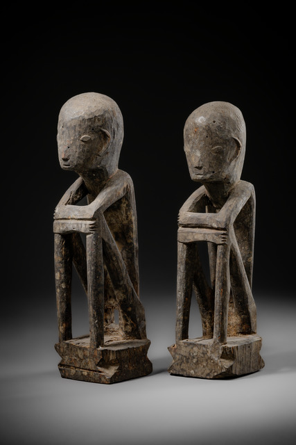 Pair of ritual deities "bulul", Philippines - Ifugao, Size: H: 33,5 cm & 35 cm (H: 13.2 inch & 13.8 inch), ID: 3053120