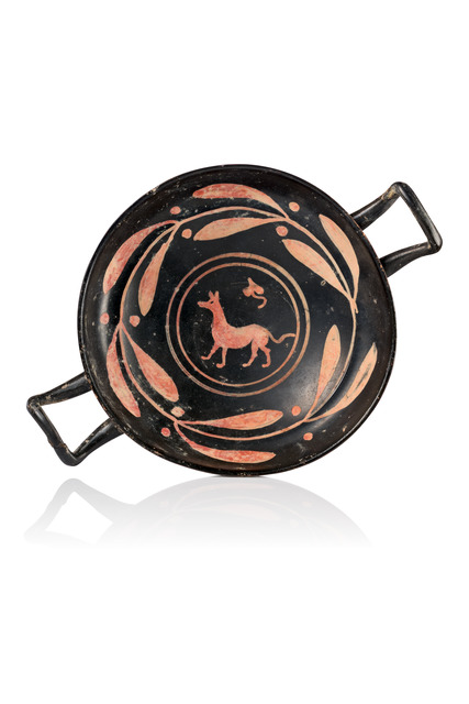 Trinkschale mit Seitengriffen "kylix", ca. 350 v.Chr., Süditalien / Magna Graecia, Xenon, Größe: H: 5 cm, B: 21 cm, D: 15,5 cm (H: 2.0 inch, B: 8.3 inch, D: 15,2.0 inch), ID: 3053280