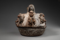 Lidded bowl for "ifa" oracle implements, Nigeria, Yoruba, artist probably Ogundeji, Size: D: 34,5 cm (D: 13.6 inch), ID: 3053112 - 4/7