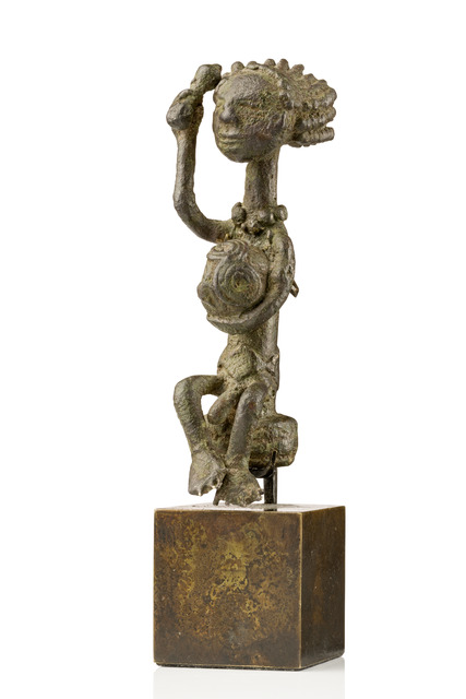 Seated male miniature figure, Ghana, Ashanti, Size: H: 7,5 cm (H: 3.0 inch), ID: 3053129