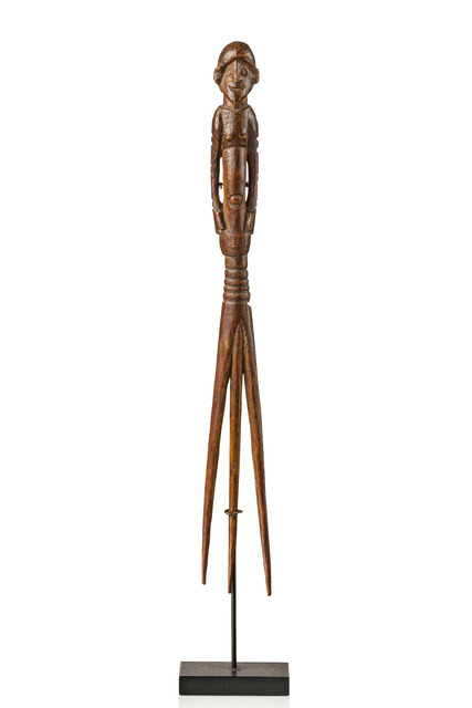 Anthropomorphic comb, Papua New Guinea - Lake Sentani, Size: H: 31 cm (H: 12.2 inch), ID: 3053155