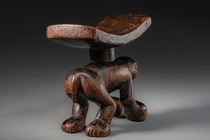Appui-nuque zoomorphe "musaw", R. D. Congo, Yaka, Taille: H: 15,5 cm, L: 18 cm (H: 6.1 inch, L: 7.1 inch), ID: 3053145 - 4/7