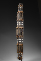 Shield, late 19th / early 20th century, Indonesia - Sulawesi, Gulf of Tomini or Kulawi, Size: H: 113,5 cm (H: 44.7 inch), ID: 3053181 - 2/5