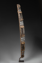 Shield, late 19th / early 20th century, Indonesia - Sulawesi, Gulf of Tomini or Kulawi, Size: H: 113,5 cm (H: 44.7 inch), ID: 3053181 - 3/5