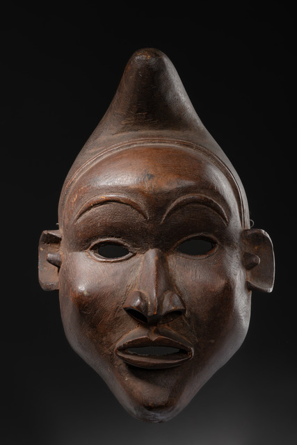 Anthropomorphic mask, D. R. Congo, Bakongo, Size: H: 36 cm (H: 14.2 inch), ID: 3053186
