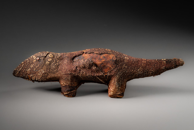 Zoomorphe Skulptur "mugugundu", D. R. Kongo, Lega, Größe: H: 9 cm, L: 33 cm (H: 3.5 inch, L: 13.0 inch), ID: 3053200