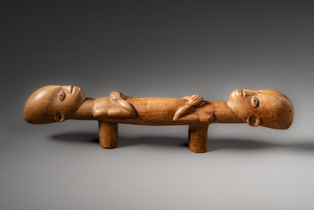 Anthropomorphic ritual implement, D. R. Congo, Mangbetu, Size: H: 4,5 cm, L: 20,5 cm (H: 1.8 inch, L: 8.1 inch), ID: 3053203