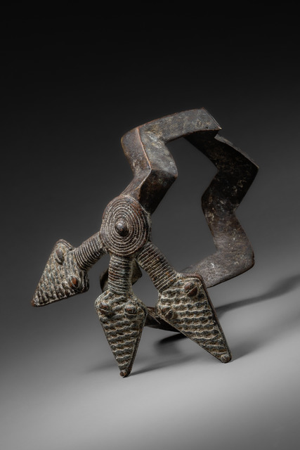 Bangle with snake motif, Burkina Faso, Lobi, Size: H: 10,5 cm D: 9 cm (H: 4.1 inch D: 3.5 inch), ID: 3053209