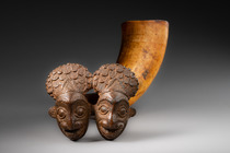 Corne à boire de prestige "ndunyet" pour vin de palme, Grassfields du Cameroun, Bamum, Taille: L: 28 cm (L: 11.0 inch), ID: 3053183 - 2/5