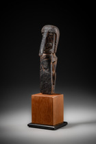Figure ancestrale "korwar" avec bouclier, fin 19e / début 20e siècle, Indonésie, Papouasie occidentale (Irian Jaya) – Île Yapen, Taille: H: 15,5 cm (H: 6.1 inch), ID: 3053196 - 2/6