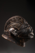 Männliche Helmmaske "lipiko" (pl. "mapiko"), Mosambik, Makonde, Mueda-Plateau, Südtansania / Nordmosambik, Größe: H: 26,5 cm (H: 10.4 inch), ID: 3053283 - 3/5