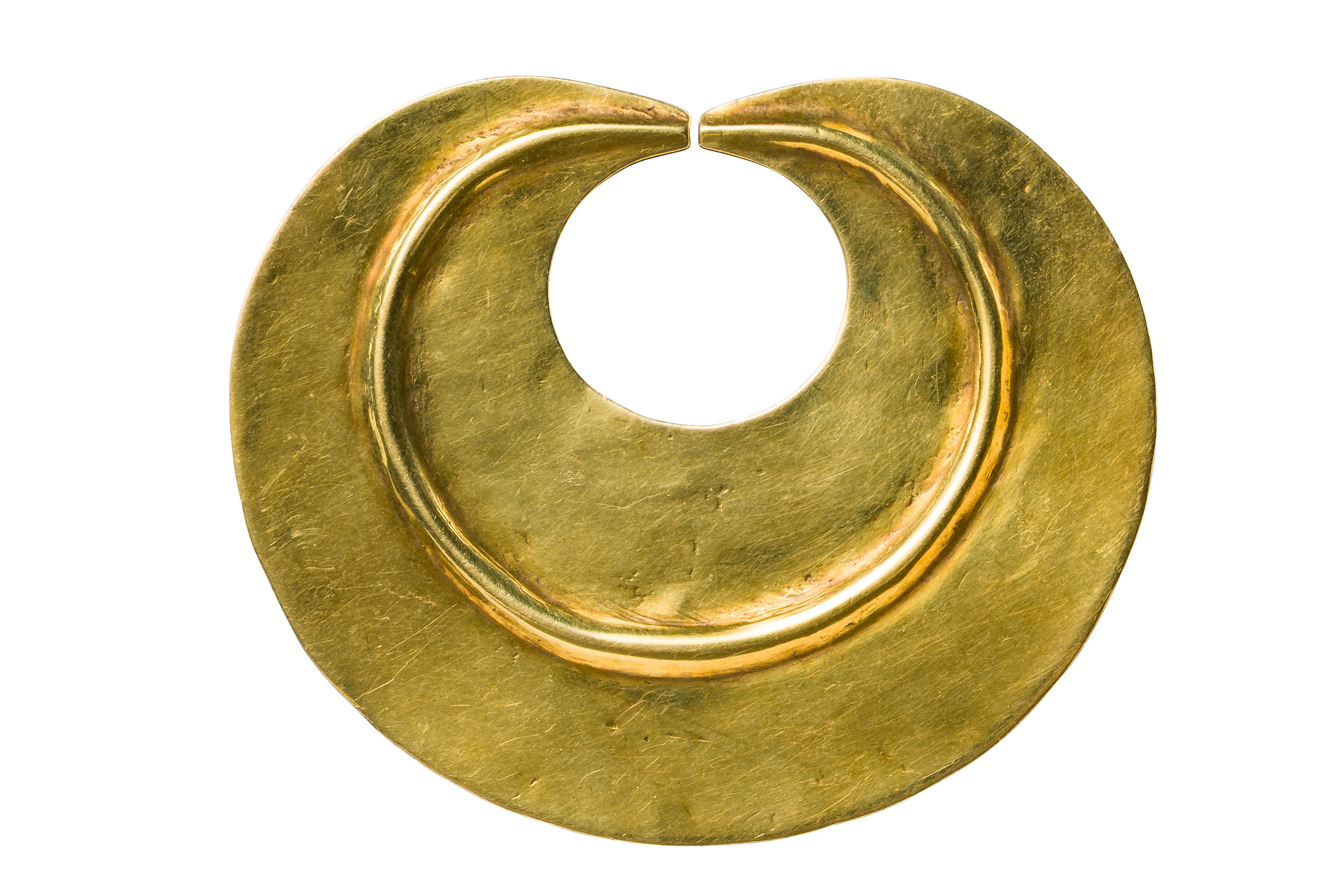Nose/Ear pendant, 500 - 1000 AD, Colombia, Quimbaya, Size: H: 5,5 cm x L: 7,2 cm (H: 2.2 inch x L: 2.8 inch), ID: 3053489