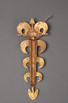 Pendentif anthropomorphe, vers 800–1200 apr. J.-C., Colombie, Quimbaya, Taille: H: 16,3 cm (H: 6.4 inch), ID: 3053491 - 2/3