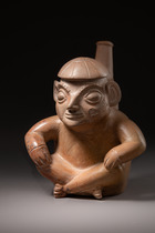 Gabelhalsgefäß: Sitzender Mann, Moche II - III, ca. 200 - 450 n.Chr., Peru, Moche, Größe: H: 18,5 cm (H: 7.3 inch), ID: 3053287 - 6/6