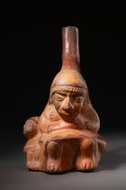 Stirrup-spout vessel in the form of a crouching woman with child, Moche III - IV, ca. 300 bis 600 AD, Peru, Moche, Size: H: 23 cm (H: 9.1 inch), ID: 3053301 - 6/6