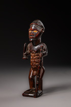 Stehende männliche Figur "mukuya", D. R. Kongo, Bembe, Größe: H: 17,5 cm (H: 6.9 inch), ID: 3053341 - 5/7