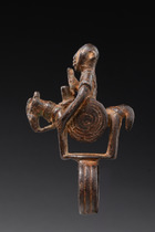 Ring mit Reiterfigur, Mali, Dogon, Größe: H: 7,5 cm D: 2 cm (H: 3.0 inch D: 0.8 inch), ID: 3053363 - 5/5