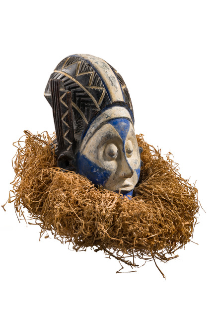 Anthropomorphic mask, D. R. Congo, Zombo / Nkanu, Size: H: 19,5 cm (without cuff) (H: 7.7 inch (without cuff)), ID: 3053346