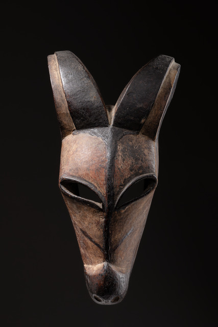 Zoomorphic mask of the "karikpo" society, Nigeria, Ogoni, Size: H: 29 cm (H: 11.4 inch), ID: 3053350