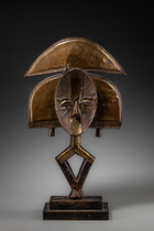 Reliquiarwächterfigur "mbulu-ngulu" oder "boho-na-bwete", Gabun, Kota, Größe: H: 62 cm (H: 24.4 inch), ID: 3053424 - 4/4