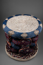 Thronhocker "rü mfo", Kameruner Grasland, Bamum, Nji Nkome oder seine Werkstatt, Größe: H: 69 cm D: 76 cm (H: 27.2 inch D: 29.9 inch), ID: 3053600 - 6/7