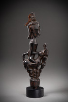 Figürlich beschnitzter Verschluss eines Medizinbehälters "perminaken", Indonesien - Sumatra, Toba-Batak, Größe: H: 26,5 cm (H: 10.4 inch), ID: 3053534 - 3/5