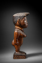 Female power figure "nkisi" (pl. "mankisi"), D. R. Congo, Vili, Size: H: 28 cm (H: 11.0 inch), ID: 3053641 - 3/6