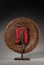 Schild "peurise kulet paroe", um 1900, Indonesien - Sumatra - Aceh Region, Größe: D: 28,5 cm (D: 11.2 inch), ID: 3053654 - 3/4