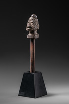 Bouchon de calebasse "mtete", Mozambique, Makonde, Taille: H: 17 cm (without base) (H: 6.7 inch (without base)), ID: 3053577 - 4/5