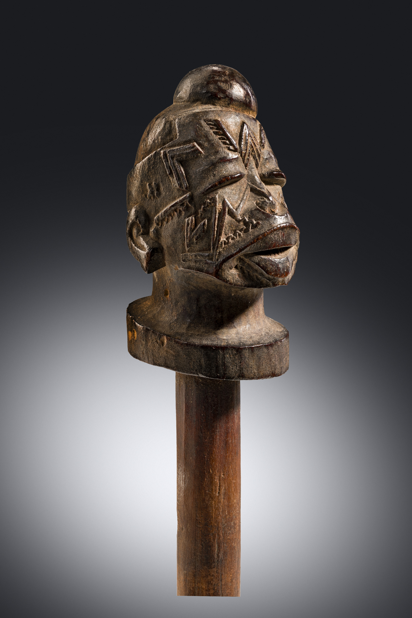 Bouchon de calebasse "mtete", Mozambique, Makonde, Taille: H: 17 cm (without base) (H: 6.7 inch (without base)), ID: 3053577