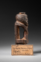 Small seated figure, Cameroon, Anyang, Size: H: 14 cm (H: 5.5 inch), ID: 3053592 - 3/8