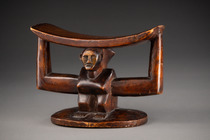 Anthropomorphic neckrest, D. R. Congo, Mbala, Size: H: 14,5 cm, L: 19,5 cm (H: 5.7 inch, L: 7.7 inch), ID: 3053582 - 2/7