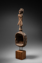 Rare anthropomorphic spoon, Cameroon, Kaka, Size: H: 31,5 cm (H: 12.4 inch), ID: 3053581 - 2/5
