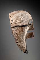Maske "kifwebe", weiblicher Typus "kikashi", D. R. Kongo, Songe, Größe: H: 34 cm (H: 13.4 inch), ID: 3053566 - 3/5