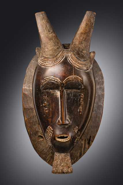 Masque à cornes " kpan ", Côte d'Ivoire, Baoulé, Taille: H: 34,5 cm (H: 13.6 inch), ID: 3053545