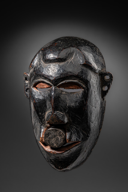 Anthropomorphic mask, Mozambique, Makua, Size: H: 21,5 cm (H: 8.5 inch), ID: 3053468