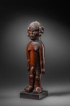 Stehende männliche Figur, Ende 19. / Anfang 20. Jh., Kenia, Kamba, Größe: H: 27 cm (H: 10.6 inch), ID: 3053461 - 2/5