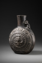 Récipient en forme de flacon à décor en relief, période intermédiaire tardive, vers 900–1470 apr. J.-C., Pérou, Chimu, Taille: H: 20,5 cm (H: 8.1 inch), ID: 3053523 - 3/5