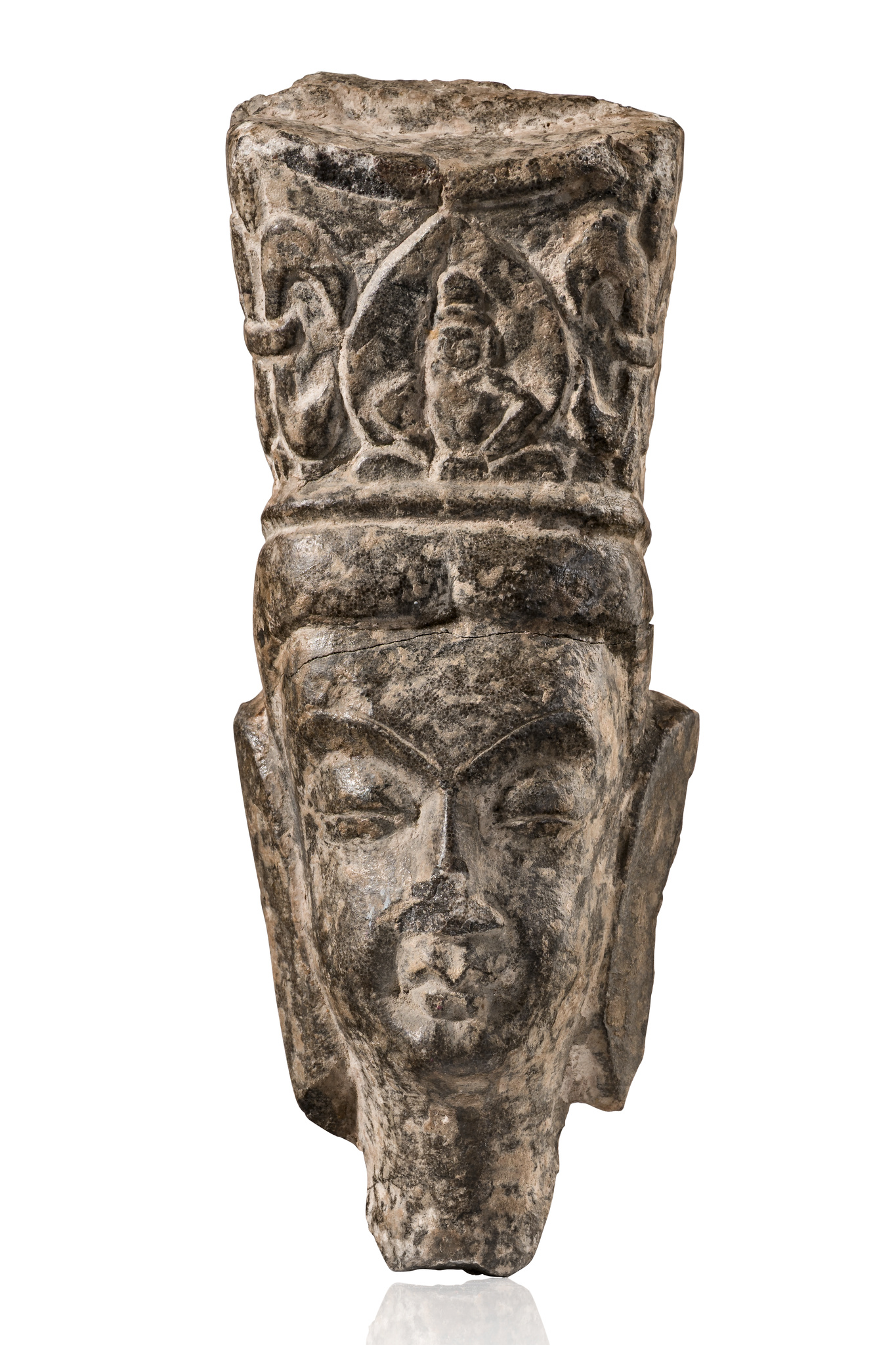 Fragment de tête du Bouddha Maitreya, 386–534 apr. J.-C., Chine, dynastie des Wei du Nord, Yungang, Taille: H: 14,5 cm (H: 5.7 inch), ID: 3053538