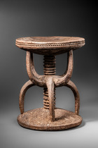 Würdehocker der "ozo"- Gesellschaft, Nigeria, Igbo, Awka-Region, Größe: H: 29,5 cm D: 23 cm (H: 11.6 inch D: 9.1 inch), ID: 3053660 - 2/7