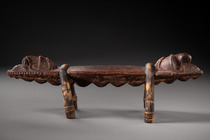 Nackenstütze mit Geisterköpfen, Papua-Neuguinea - Sepik, Größe: H: 15,5 cm L: 47,5 cm (H: 6.1 inch L: 18.7 inch), ID: 3053723 - 2/4