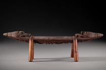 Neckrest with classical ancestral representations, Papua New Guinea - Sepik, Size: H: 14 cm L: 48 cm (H: 5.5 inch L: 18.9 inch), ID: 3053722 - 2/5