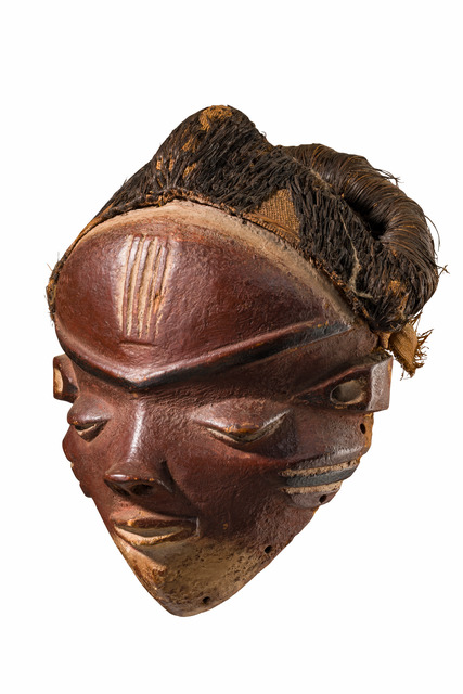 Anthropomorphic mask "mbuya", D. R. Congo, Pende, Size: H: 34 cm (H: 13.4 inch), ID: 3053669